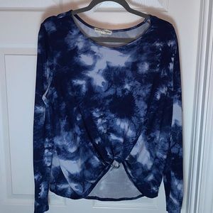 Above and Beyond Top Long Sleeve Tie Dye Size XL Blue and white Tie up style